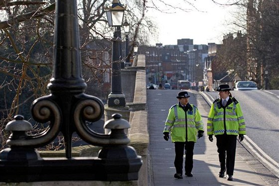 Za poslední msíc policisté v londýnské tvrti Richmond narazili na 25 nezajitných aut. Ilustraní foto