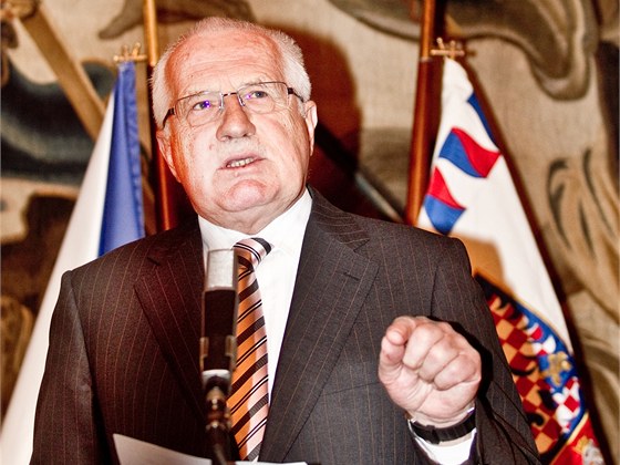 Prezident Václav Klaus chce podle poradce Pavla Hasenkopfa znát jména nových ministr, ne odvolá ty