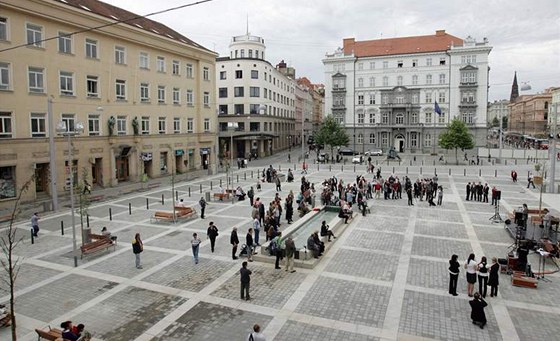 Nová podoba Moravského námstí v Brn prý obchodník odlákala zákazníky (ilustraní foto).