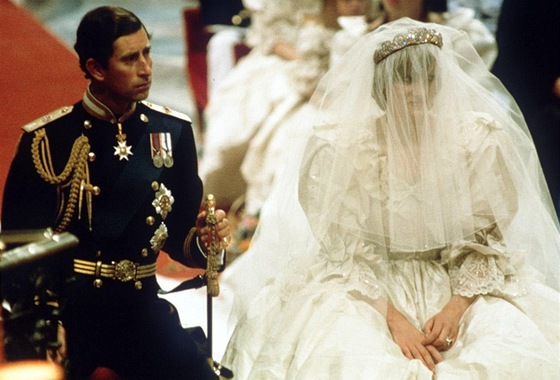 Princezna Diana si ve svj svatební den nasadila diadém rodiny Spencer