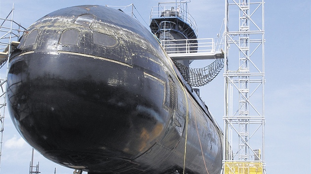 Výtah ze Sedlan pouívají na kanadské ponorkové základn v Halifaxu. Výtah umí jezdit kolmo vzhru i podél trupu ponorky.