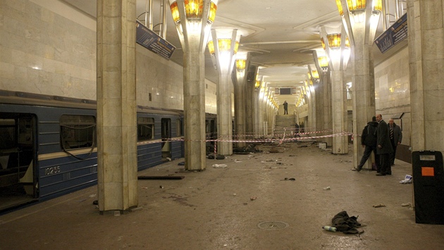 Výbuch ve stanici minského metra nedaleko sídla prezidenta Lukaenka. (11. dubna 2011)