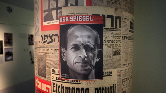 Z berlínské výstavy Tváí v tvá spravedlnosti: Adolf Eichmann ped soudem (11....