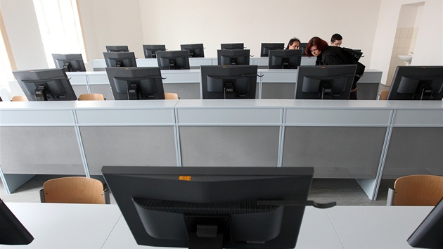 V renesanční Telči byl v dubnu 2011 slavnostně otevřen zrekonstruovaný jezuitský areál, ve kterém najde zázemí brněnská Masarykova univerzita. V renesanční Telči byl v dubnu 2011 slavnostně otevřen zrekonstruovaný jezuitský areál, ve kterém najde zázemí brněnská Masarykova univerzita.