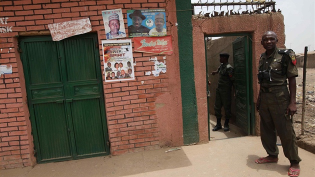 V prezidentských volbách v Nigérii zejm vyhrál dosavadní prezident Goodluck Jonathan. (16. dubna 2011)