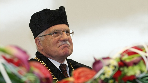 Prezident Václav Klaus pi pedání estného doktorátu na VUT v Brn