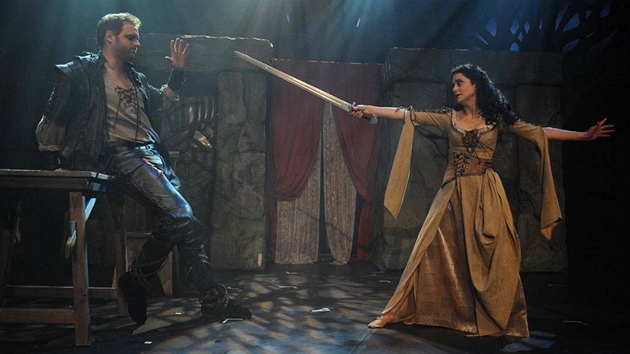 Lucia oralová pi souboji Marianny s Robinem Hoodem (Jan Kí)