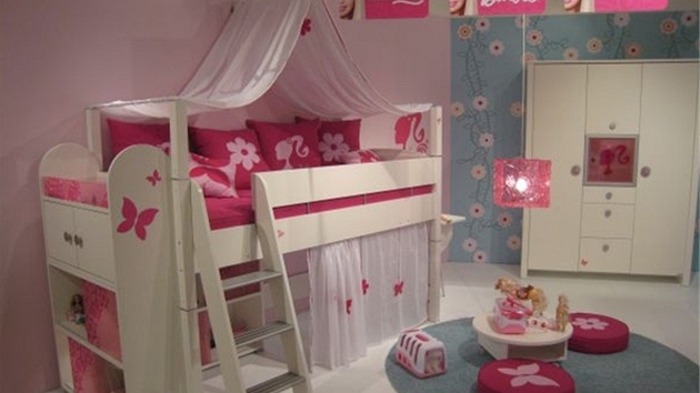 Pokojík pro panenku Barbie, firma Welle navrhla tento systém k 50. narozeninám panenky. Pokojík pro panenku Barbie, firma Welle navrhla tento systém k 50. narozeninám panenky.