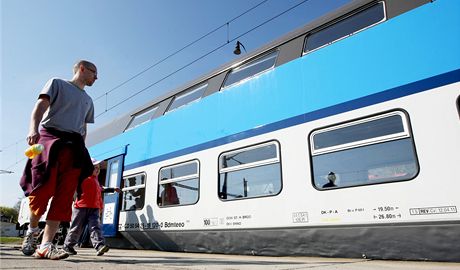eské dráhy pedstavily v Jihlav sedm opravených patrových voz, které se zaadí do provozu na krajských vlakových linkách.