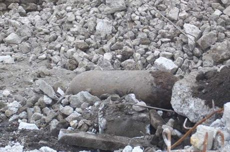 Letecká bomba nalezená v Záluí u Litvínova (ilustraní foto)