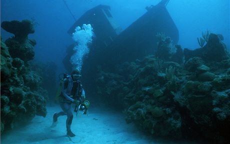 Chorvatsko umouje rekreaní a sportovní potápní do maximální hloubky 40 metr. Dubrovnik leí v 50 metrech. Ilustraní snímek