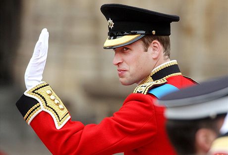 Princ William dorazil do Westminsterskho opatstv. (29. dubna 2011)