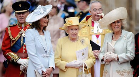 Princ Philip, Carole Middletonov, krlovna Albta II. a Camilla, vvodkyn z...
