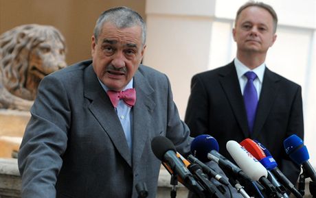 Karel Schwarzenberg pemýlí o konci nkterých ambasád. Ilustraní foto