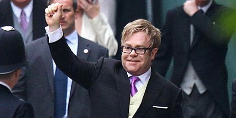 Elton John na krlovsk svatb (29. 4. 2011)