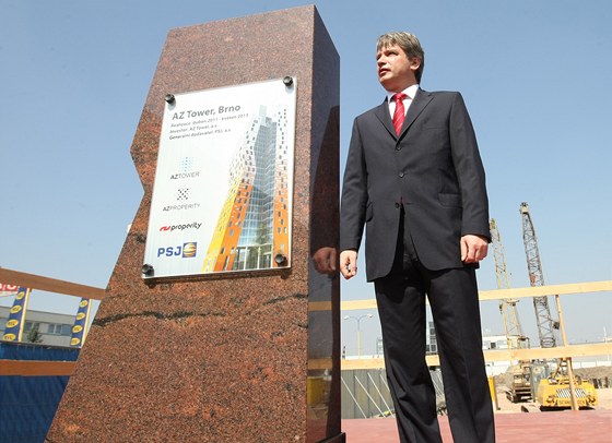 Na pání brnnského primátora Romana Onderky, který miluje "jedniky", bude mít mrakodrap AZ Tower 111 metr.