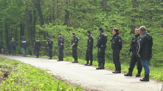 Desítky policist pátraly na Brnnsku po údajném únosci dítte (ilustraní snímek)