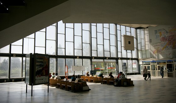 Vestibul vlakového nádraí v Havíov. (2011)