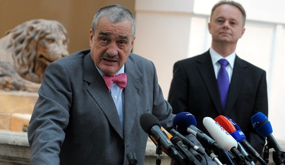 Karel Schwarzenberg pemýlí o konci nkterých ambasád. Ilustraní foto