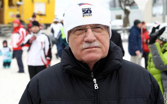 Václav Klaus je astým hostem sportovních událostí. Na fotografii je zachycen pi startu Jizerské padesátky.