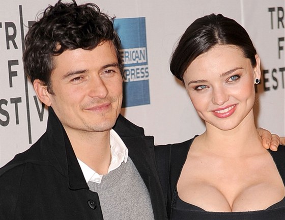 Orlando Bloom a Miranda Kerrová na premiée filmu Good Doctor (2012)