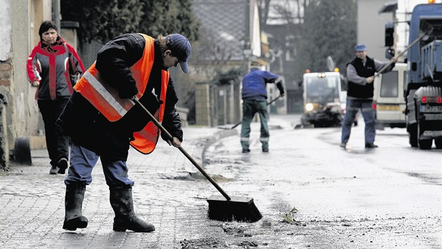 Pi itní ulic pomohou i pracovníci veejných slueb. (ilustraní snímek)