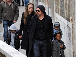 Angelina Jolie a Brad Pitt s dtmi v Bentkch