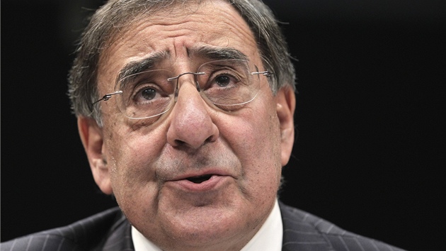 Leon Panetta (10. února 2011) Leon Panetta (10. února 2011)