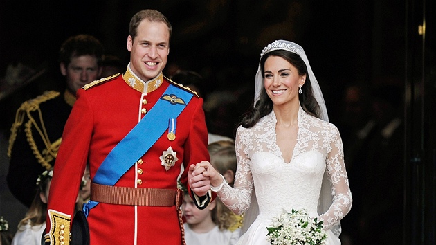 Kate Middletonov a princ William opoutj Westminstersk opatstv. (29. dubna 2011)
