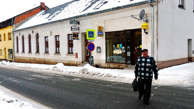 Bývalý dvorský kroniká Pavel Janouek na cest od Lauman 