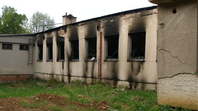 Poár kulturního domu v Boháce u Hoic. (27. dubna 2011)