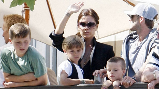 Victoria Beckhamová a její synové Brooklyn, Romeo a Cruz