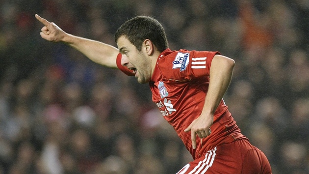Takto se Joe Cole radoval poté, co přispěl gólem k výhře Liverpoolu nad Birminghamem. Jinak ale moc důvodu k radosti v sezoně nemá... Takto se Joe Cole radoval poté, co přispěl gólem k výhře Liverpoolu nad Birminghamem. Jinak ale moc důvodu k radosti v sezoně nemá...