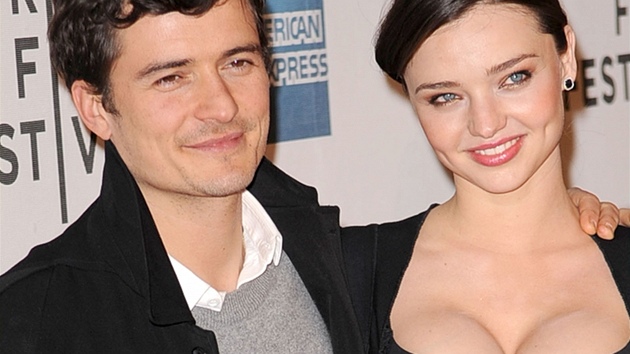 Orlando Bloom a Miranda Kerrová na premiée filmu Good Doctor (2012)