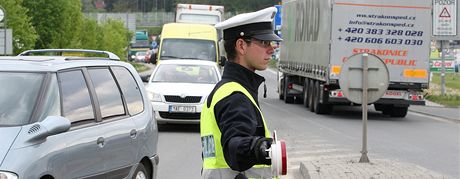 Silnice mezi Holubicemi a Slavkovem zstala po nehod neprjezdná. Ilustraní snímek