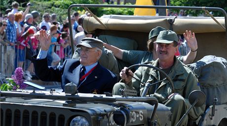 Do letoního Konvoje svobody se nezapojí nkteré vojenské kluby. Vadí jim, e kolona historických vozidel pojede u v sobotu.