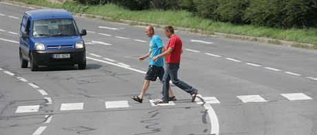 Lidem ijícím v okolí Lidické ulice zoufale chybí pechod pro chodce. (Ilustraní snímek)