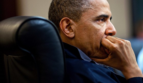 Americký prezident Barack Obama sleduje operaci proti bin Ládinovi. (1. kvtna 2011)