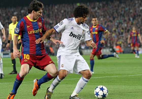 MALÍ POSTAVOU, VELCÍ STYLEM. Dva výborní technici Lionel Messi (vlevo) a Marcelo.