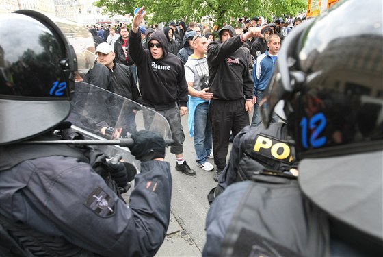 Extremisté svolali protestní shromádní do tí mst v Moravskoslezkém kraji. (Ilustraní snímek)