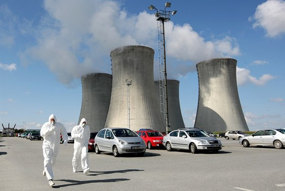 Cviení v Jaderné elektrárn Dukovany. (Ilustraní snímek)