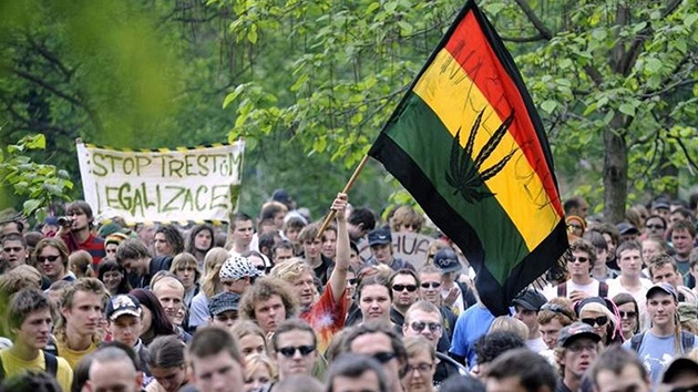 Stovky lidí přišly v Praze podpořit demonstraci za marihuany The Milion Marihuana March 2009. Stovky lidí přišly v Praze podpořit demonstraci za marihuany The Milion Marihuana March 2009.