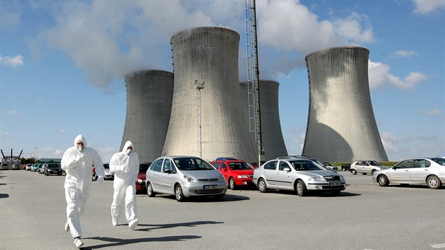V Jaderné elektrárn Dukovany energetici nacviovali zvládnutí váné havárie jednoho ze ty blok s velkým únikem radioaktivní vody.