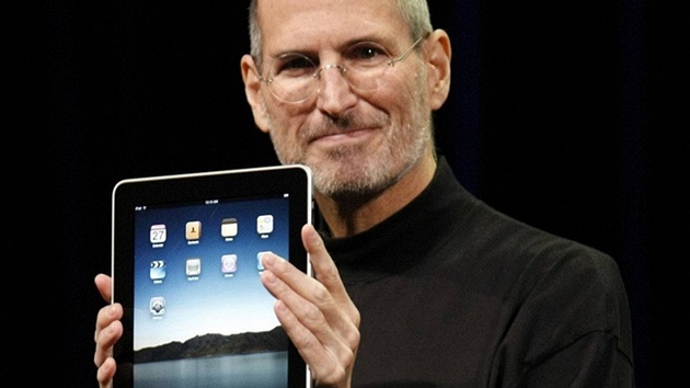 Steve Jobs bhem pedstavovn novho tabletu iPad (leden 2010)