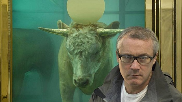 Damien Hirst a jeho dílo Zlaté tele (Golden Calf)