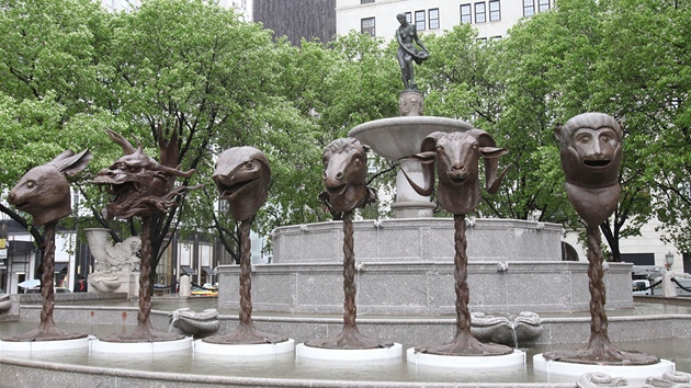 V New Yorku jsou vystaveny sochy vznného ínského výtvarníka a disidenta Aj...