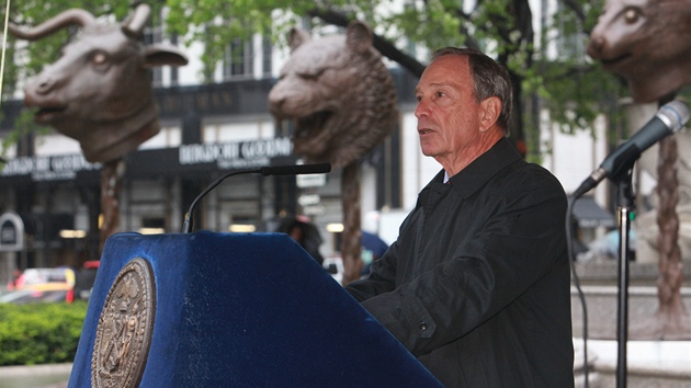 Newyorský starosta Michael Bloomberg zahajuje výstavu vznného ínského výtvarníka a disidenta Aj Wej-Weje