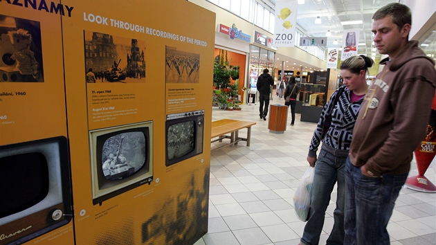 Televizory na výstav historických elektrospotebi v Chebu.