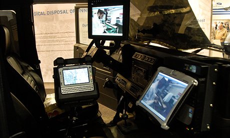 V roce 2012 zaznamenalo Vojenské zpravodajství snahy o kybernetický prnik smrem do systém ministerstva obrany a armády (ilustraní snímek pochází z veletrhu IDET).