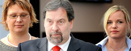 Pedseda VV Radek John oznmil rezignaci na post vicepremira pro boj s korupc. (11. kvtna 2011)